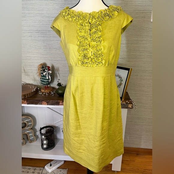 Taylor Women’s Green Linen Sleeveless Sheath Dress Ruffle Floral Detail Size 10 - Picture 6 of 6